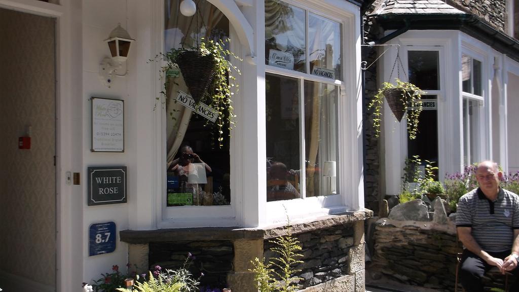 White Rose Hotel Уиндермер Екстериор снимка